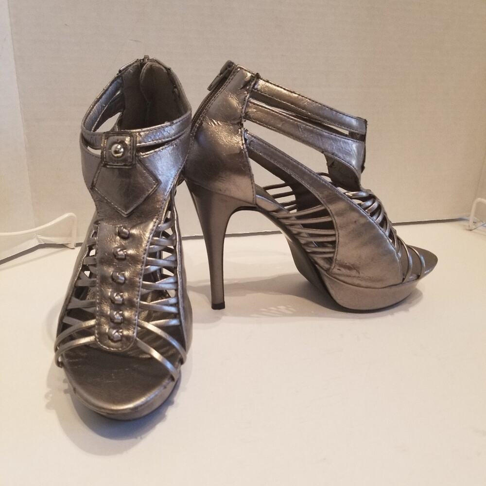 Qupid Sexy Grey Platform Heels Zipper Back‎ Comfortable Lightweight Women Sz 4.5